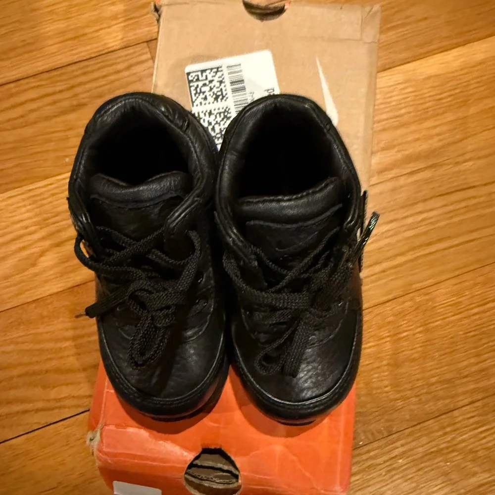 NIKE toddlers Air Max Goadome ACG boots